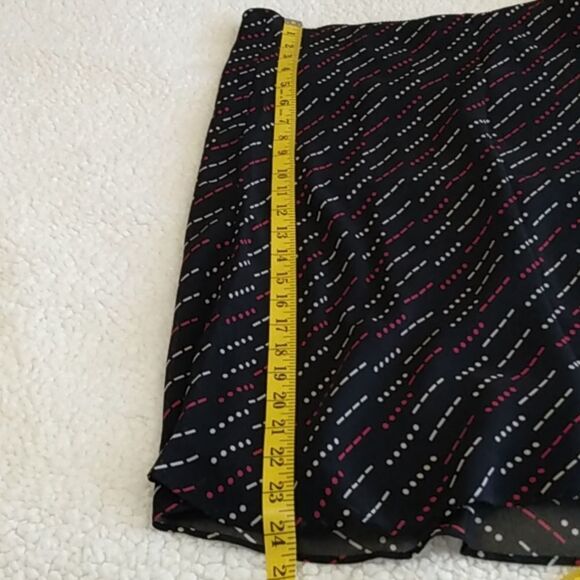 Express Chiffon Skirt – Geometric Dot – Pull-On – Black Lined - Picture 7 of 11
